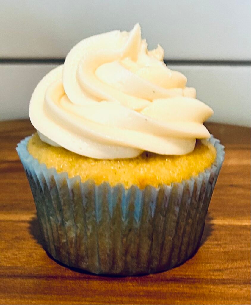 Easy bakery style cupcakes 